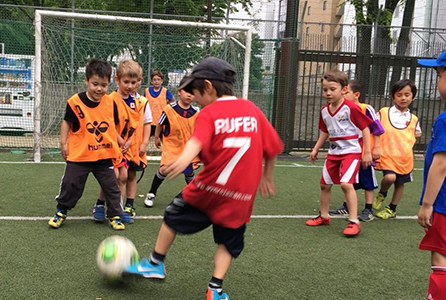 サッカースクール